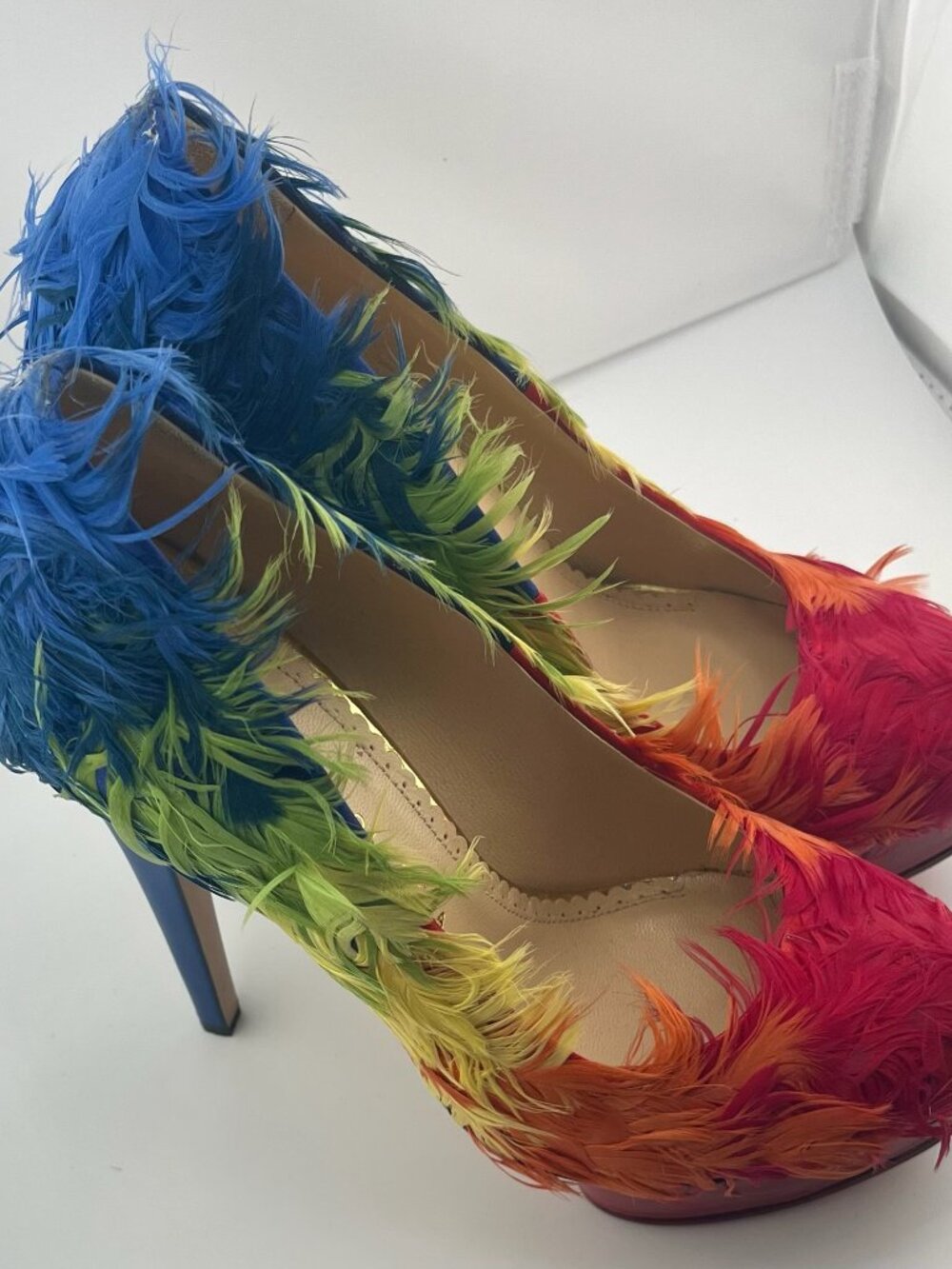 #S120 Perfect Charlotte Olympia Rainbow Feather Heels - Size EU 38 - Picture 2 of 6